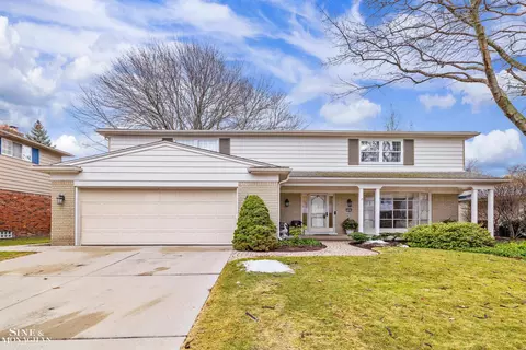 19806 Wedgewood, Grosse Pointe Woods, MI 48236