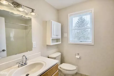 Bath - 919 Smith, Algonac, MI 48001 photo 1 of 2
