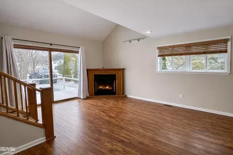 Living - 919 Smith, Algonac, MI 48001 photo 1 of 2