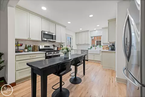 Kitchen - 256 Fisher, Grosse Pointe Farms, MI 48230 photo 4 of 5