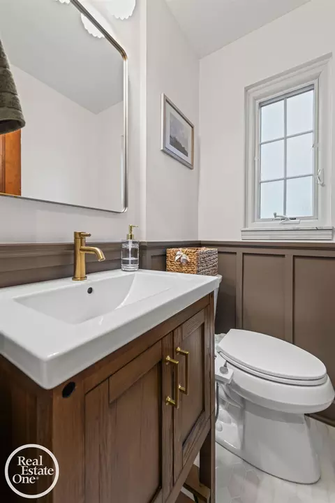 Bath - 256 Fisher, Grosse Pointe Farms, MI 48230 photo 1 of 4