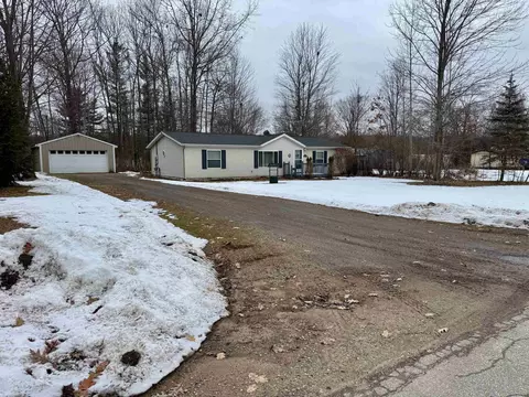 4266 Pebble Bch, Gladwin, MI 48624