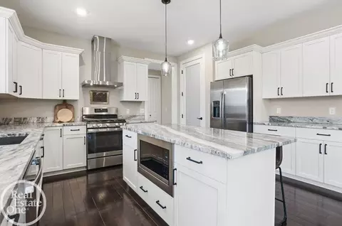 Kitchen - 24487 Brookshire, Macomb, MI 48042 photo 3 of 5