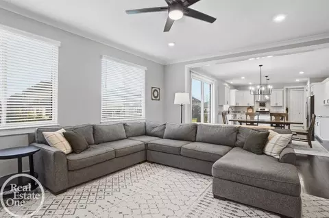 Living - 24487 Brookshire, Macomb, MI 48042 photo 2 of 2