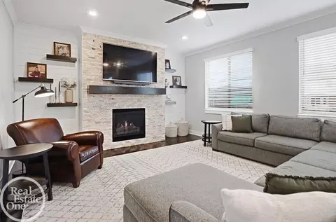 Living - 24487 Brookshire, Macomb, MI 48042 photo 1 of 2