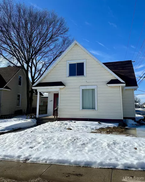 105 N 19th, Escanaba, MI 49829