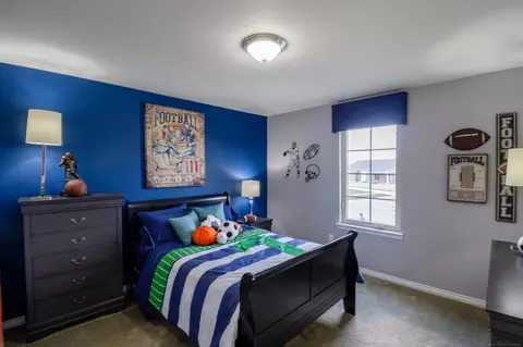 Bedroom - 17646 Kite, Macomb, MI 48042 photo 4 of 7
