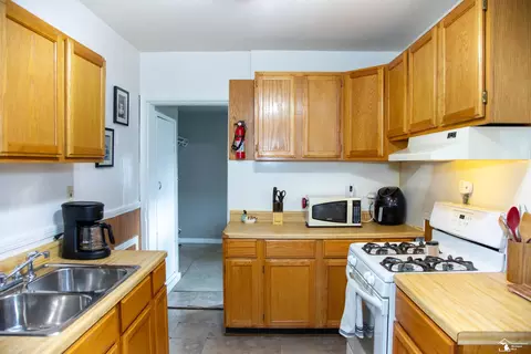 Kitchen - 11859 Grant, Riverview, MI 48193 photo 1 of 3