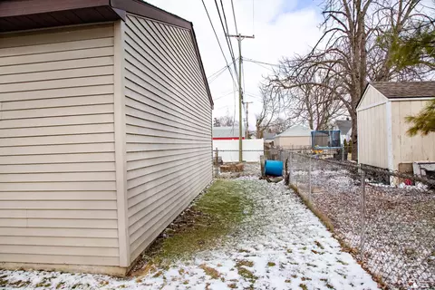 Exterior - 11859 Grant, Riverview, MI 48193 photo 6 of 10