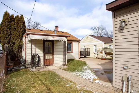Exterior - 11859 Grant, Riverview, MI 48193 photo 8 of 10