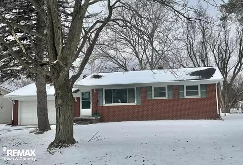 4441 Sunnymead, Burton, MI 48519