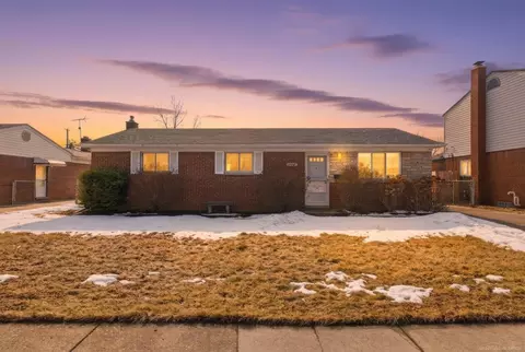 17548 Adolph, Fraser, MI 48026