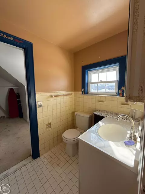 Bath - 78730 Brown, Bruce, MI 48065 photo 2 of 3