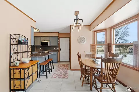 7346 Silo Mdws, Temperance, MI 48182 photo 10