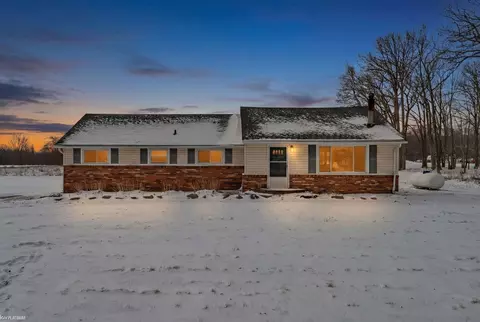 12337 Dunn, Memphis, MI 48041