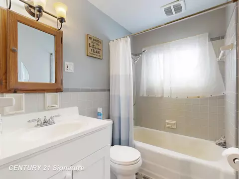 Bath - 11345 Potter, Flushing, MI 48433 photo 1 of 2