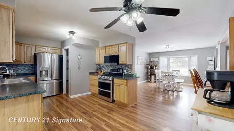 Kitchen - 11345 Potter, Flushing, MI 48433 photo 2 of 2