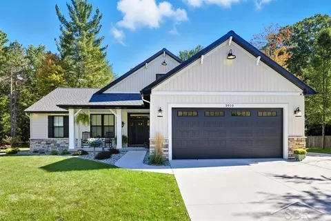 3910 Plumtree, Midland, MI 48642