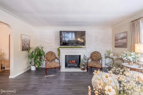 Living - 4253 Potter, Flint, MI 48506 photo 3 of 3