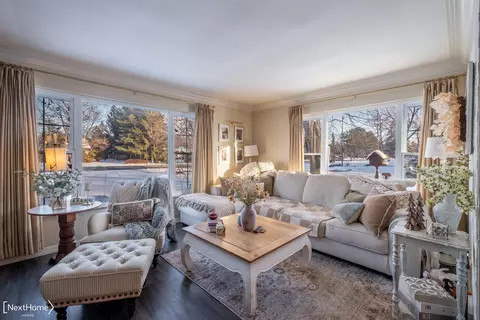 Living - 4253 Potter, Flint, MI 48506 photo 2 of 3