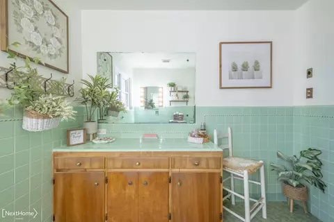 Bath - 4253 Potter, Flint, MI 48506 photo 2 of 2
