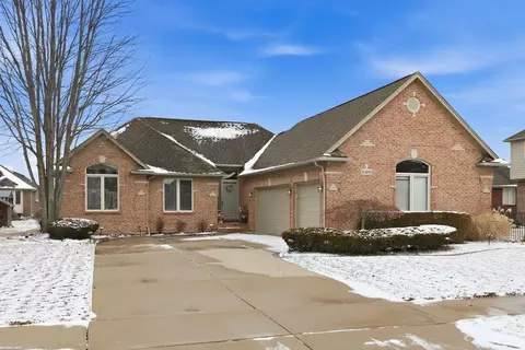 16489 Bishopsgate, Macomb, MI 48044