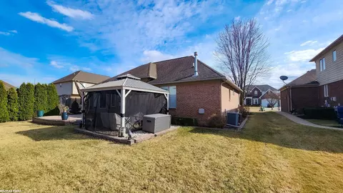 16489 Bishopsgate, Macomb, MI 48044 photo 52