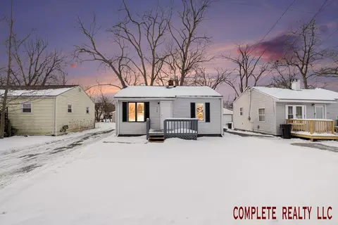 2156 E Parkwood, Burton, MI 48529