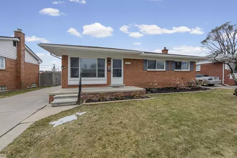 28517 Grant, Saint Clair Shores, MI 48081