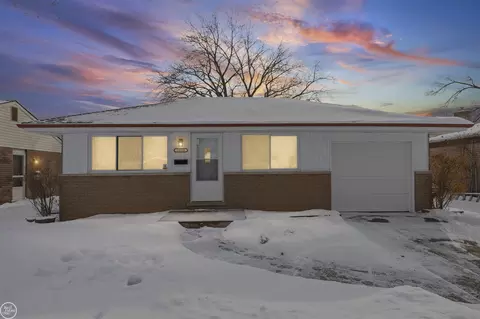 15218 Canberra, Roseville, MI 48066