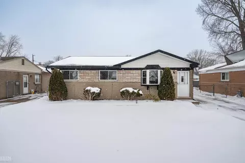 19259 Colman, Clinton Township, MI 48035