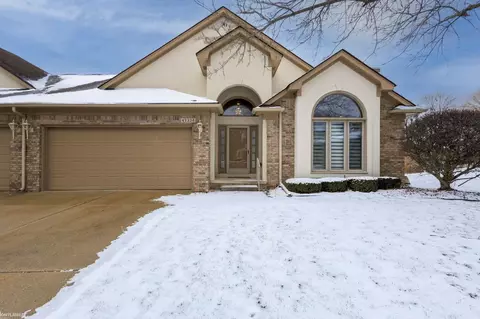 47338 Hunters Chase, Macomb, MI 48042