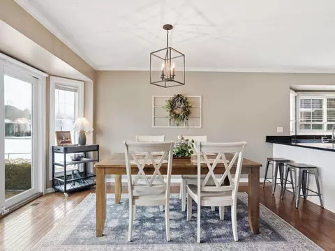 Dining - 48670 Arnold, Macomb, MI 48044 photo 1 of 3
