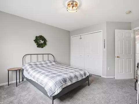 Bedroom - 48670 Arnold, Macomb, MI 48044 photo 6 of 6