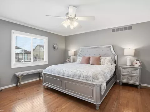 Bedroom - 48670 Arnold, Macomb, MI 48044 photo 1 of 6