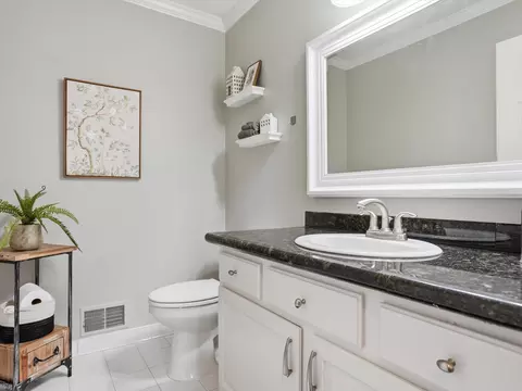 Bath - 48670 Arnold, Macomb, MI 48044 photo 1 of 4