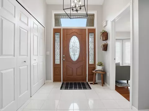 Entry Way - 48670 Arnold, Macomb, MI 48044 photo 1 of 4