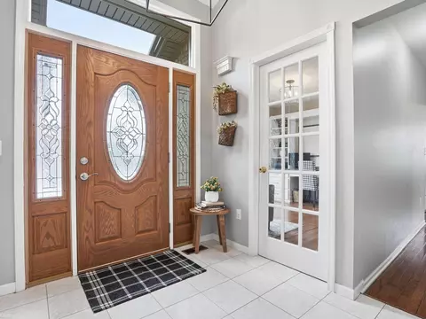 Entry Way - 48670 Arnold, Macomb, MI 48044 photo 2 of 4