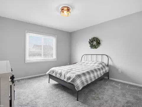 Bedroom - 48670 Arnold, Macomb, MI 48044 photo 5 of 6