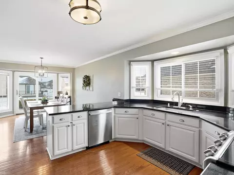 Kitchen - 48670 Arnold, Macomb, MI 48044 photo 4 of 4