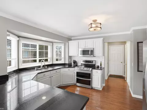 Kitchen - 48670 Arnold, Macomb, MI 48044 photo 1 of 4