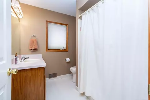 Bath - 50643 Hillside, Macomb, MI 48044 photo 4 of 9
