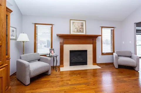 Living - 50643 Hillside, Macomb, MI 48044 photo 4 of 8