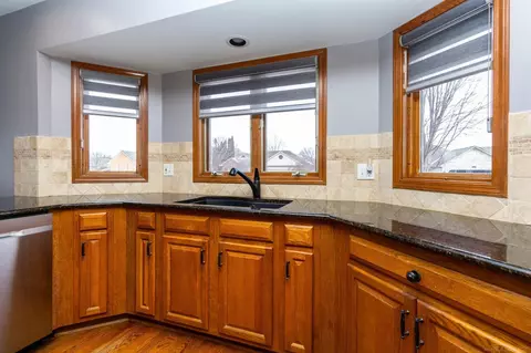 Kitchen - 50643 Hillside, Macomb, MI 48044 photo 3 of 7