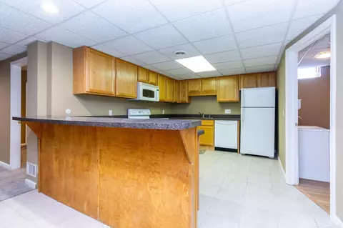 Kitchen - 50643 Hillside, Macomb, MI 48044 photo 6 of 7