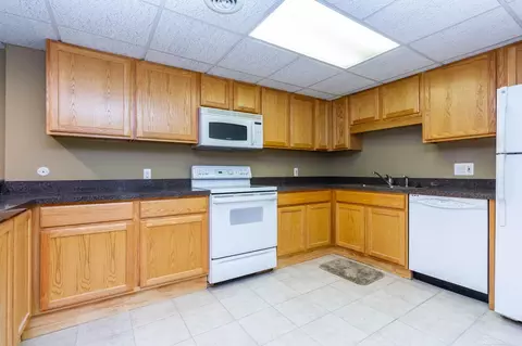 Kitchen - 50643 Hillside, Macomb, MI 48044 photo 7 of 7