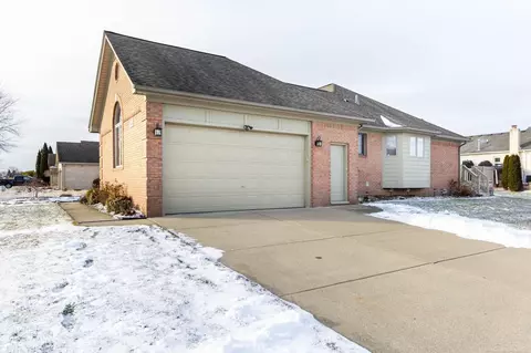 Exterior - 50643 Hillside, Macomb, MI 48044 photo 4 of 10