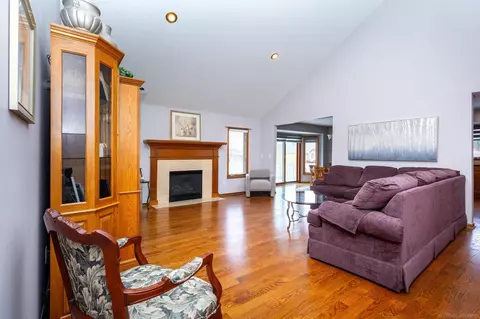 Living - 50643 Hillside, Macomb, MI 48044 photo 3 of 8