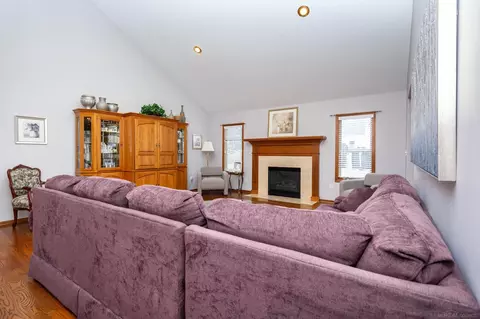 Living - 50643 Hillside, Macomb, MI 48044 photo 2 of 8