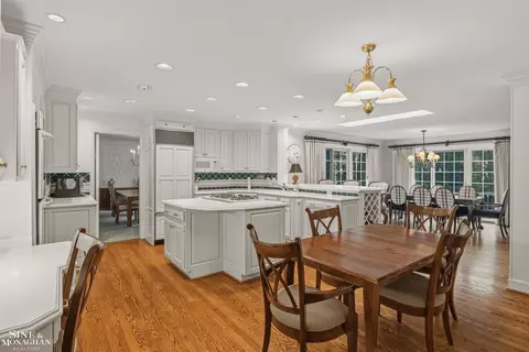 Kitchen - 551 Renaud, Grosse Pointe Woods, MI 48236 photo 1 of 5